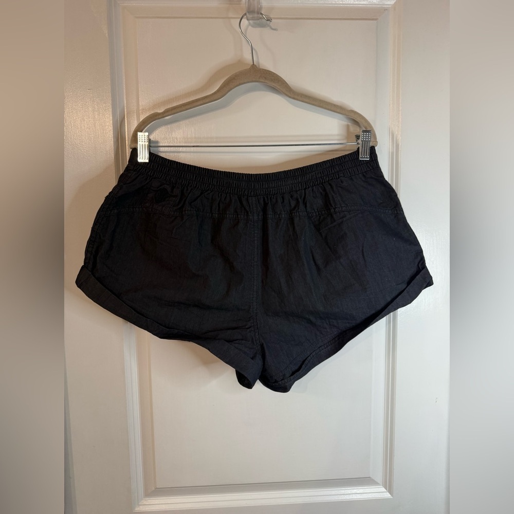 NWOT Free People Movement Women’s Black In The Lead Shorts - Size Large - Picture 4 of 7